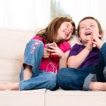 Поиграйте в игру «Кто смешнее»